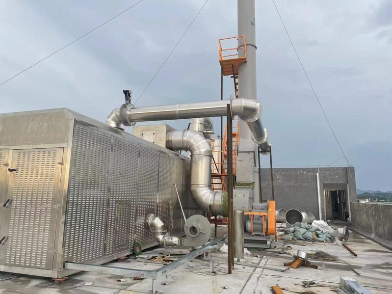 云浮丙烯酸樹脂公司 5萬風量沸石轉(zhuǎn)輪催化燃燒設備